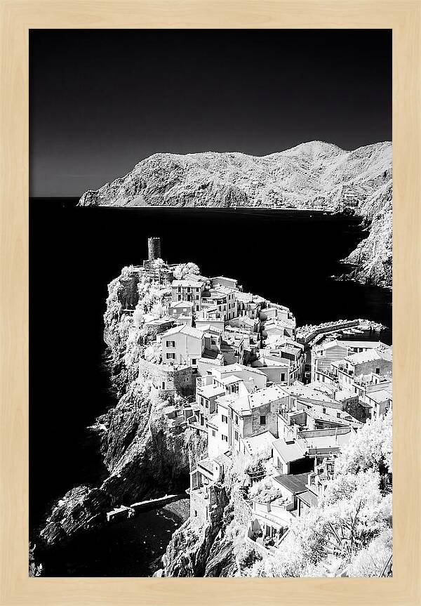 Vernazzo Overlooking The Sea
