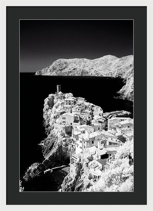 Vernazzo Overlooking The Sea