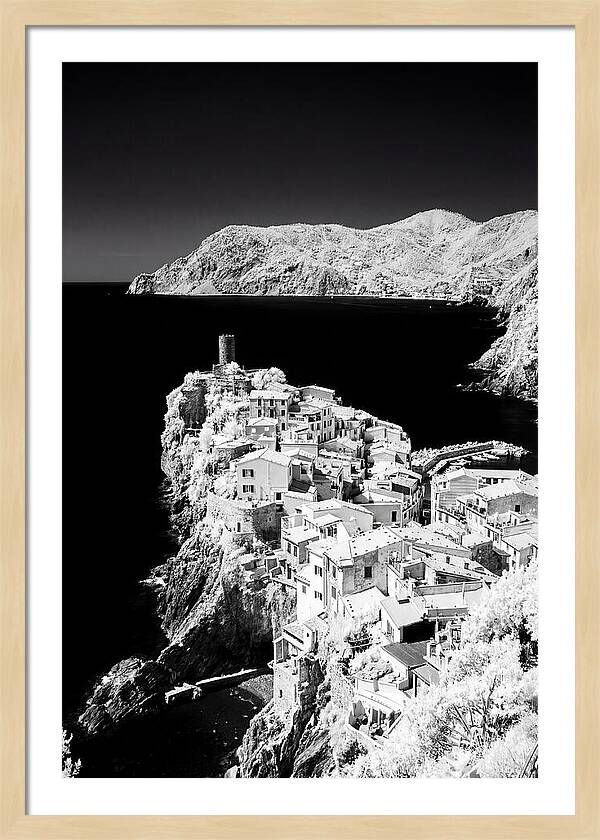 Vernazzo Overlooking The Sea