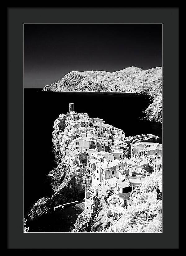 Vernazzo Overlooking The Sea