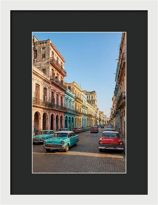 Vibrant Classic Cars Of Havana