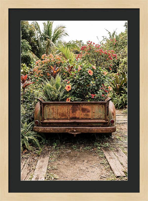 Vintage Farm Truck Tailgate Garden