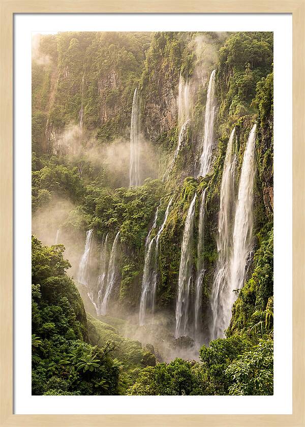 Voile De La Mariee Waterfall