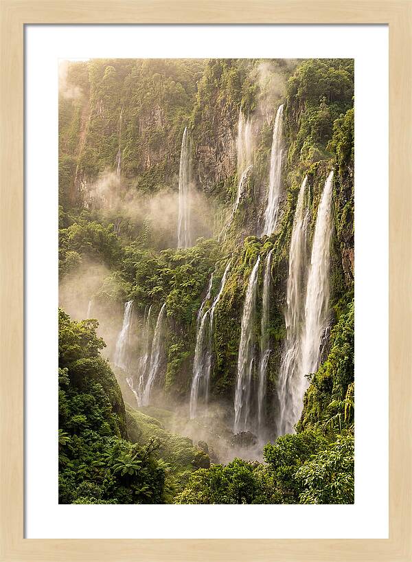 Voile De La Mariee Waterfall