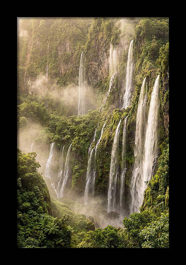 Voile De La Mariee Waterfall