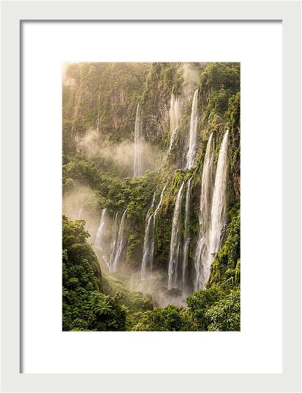 Voile De La Mariee Waterfall