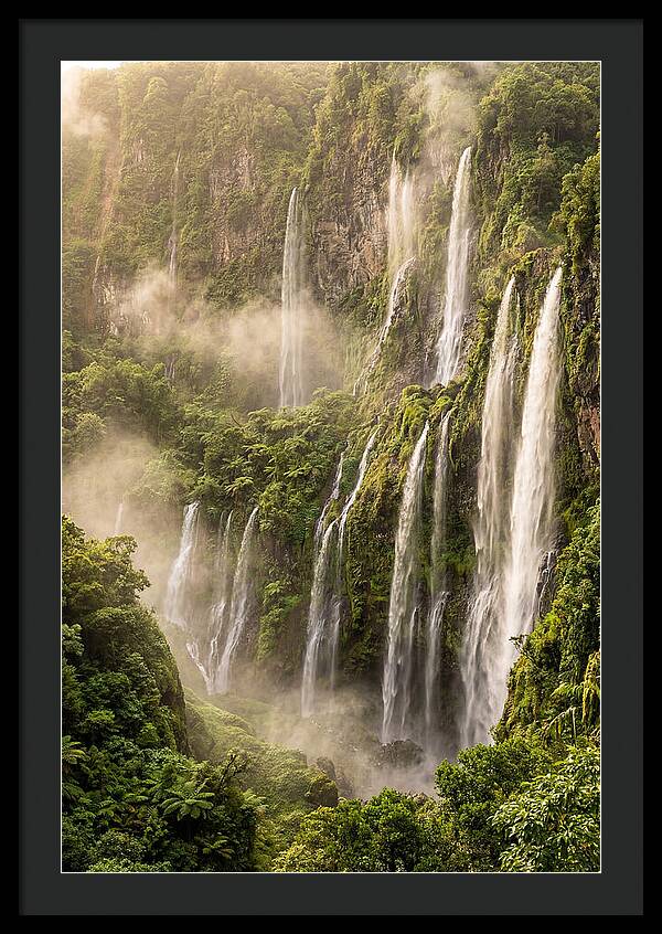 Voile De La Mariee Waterfall