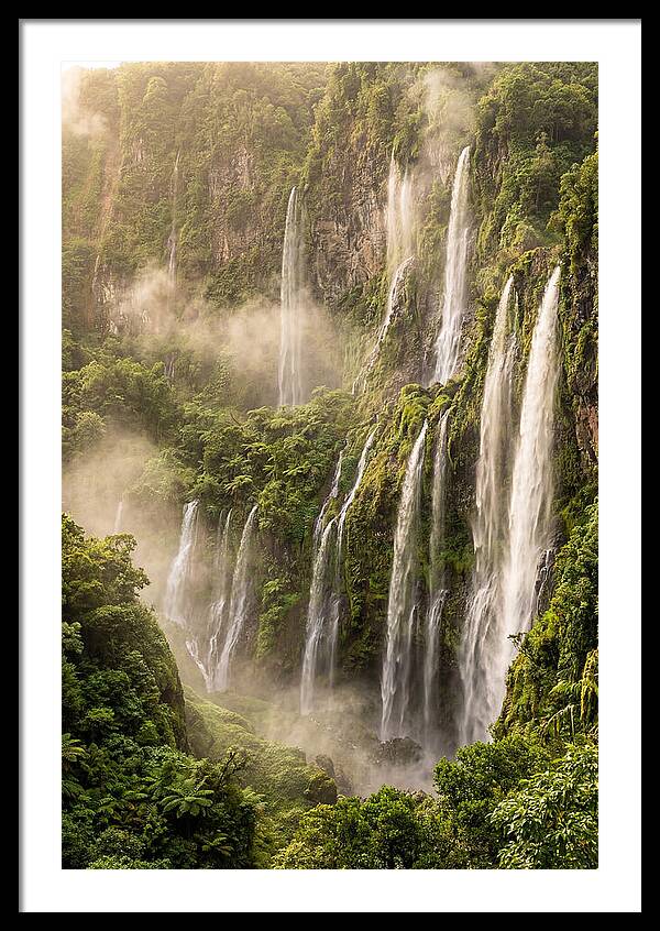 Voile De La Mariee Waterfall