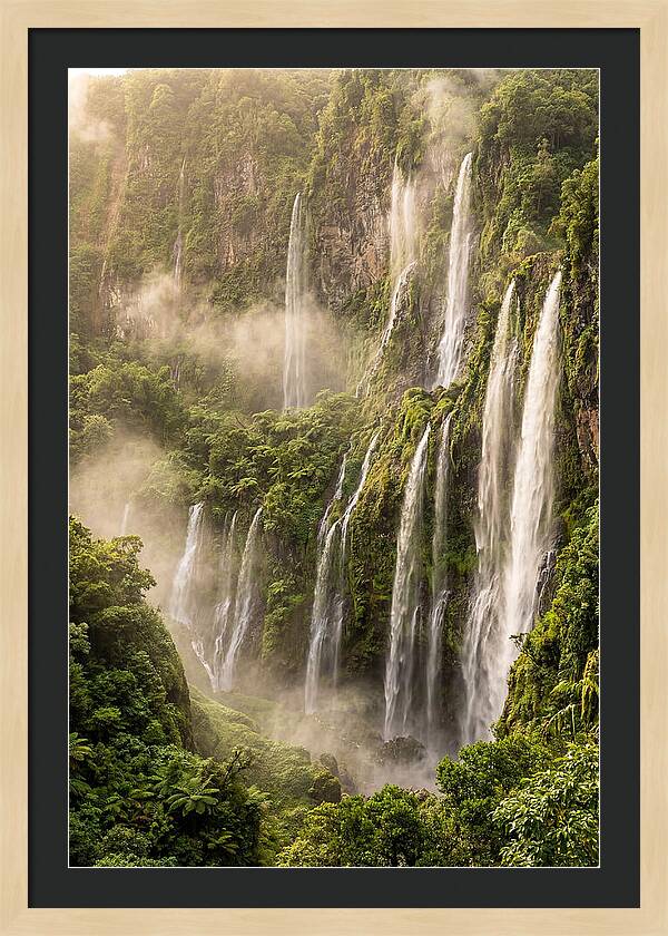 Voile De La Mariee Waterfall