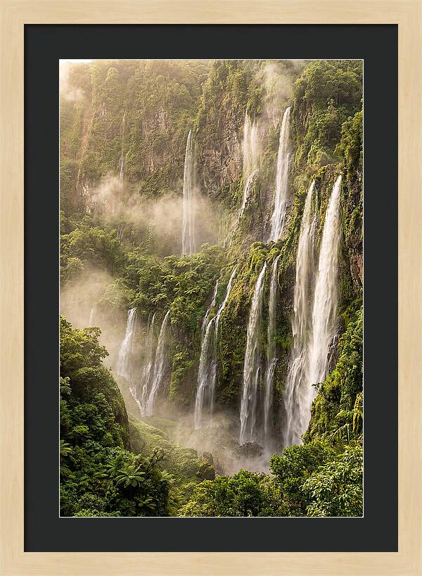 Voile De La Mariee Waterfall
