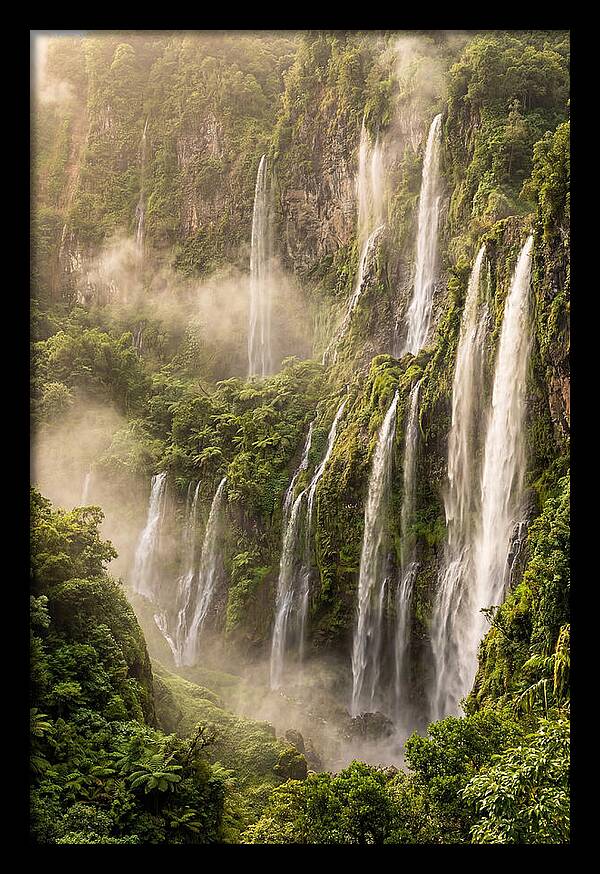Voile De La Mariee Waterfall