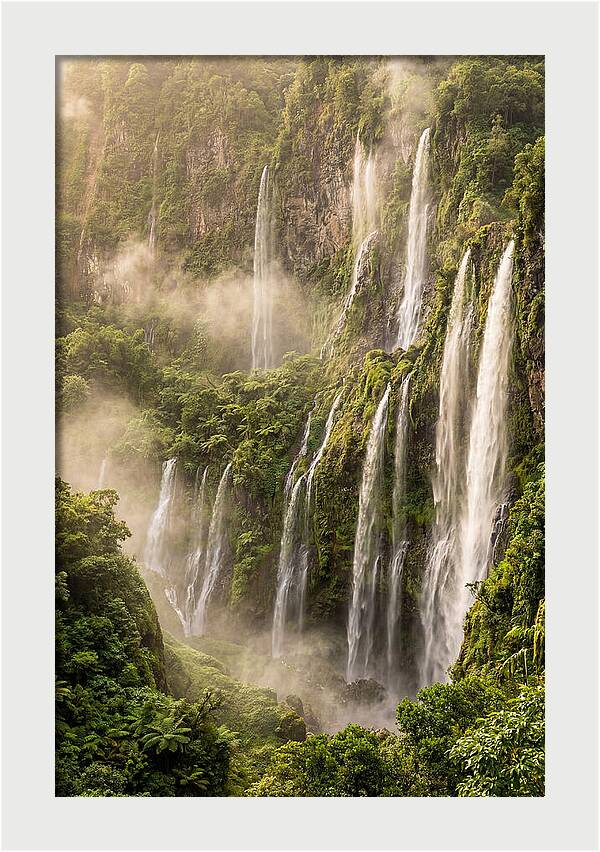 Voile De La Mariee Waterfall