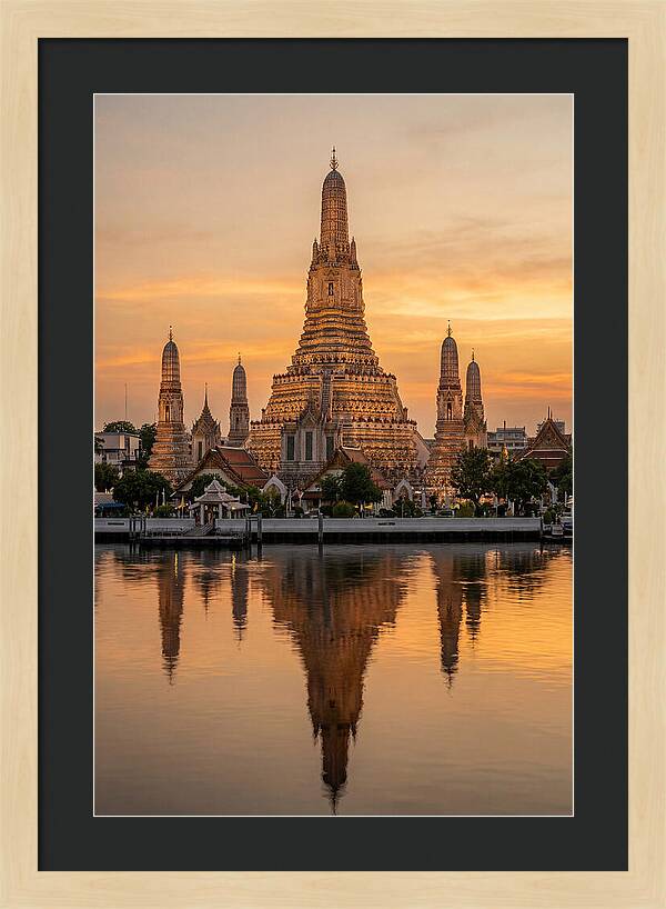 Wat Arun Temple At Golden Hour