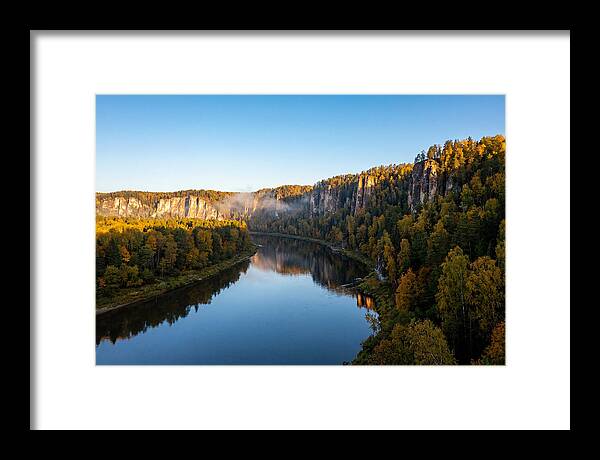 Wide Mississippi Palisades Valley