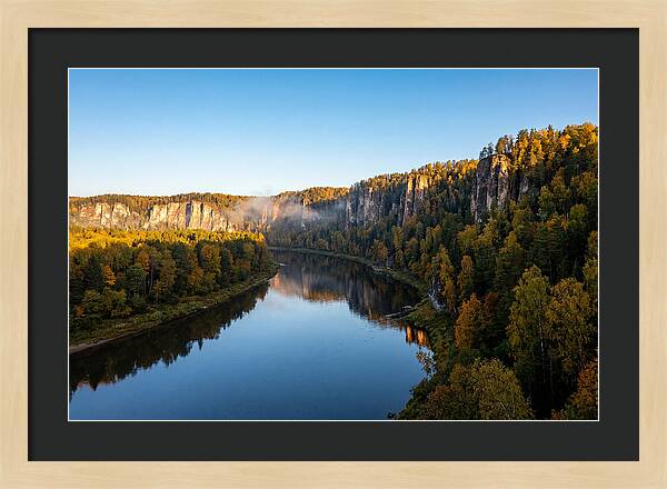 Wide Mississippi Palisades Valley