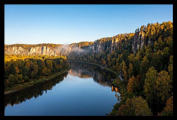 Wide Mississippi Palisades Valley