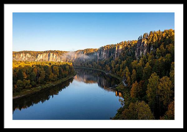 Wide Mississippi Palisades Valley