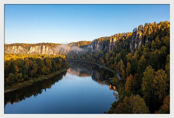 Wide Mississippi Palisades Valley