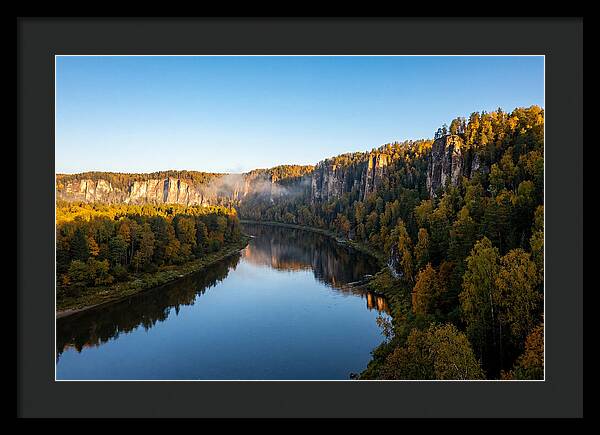 Wide Mississippi Palisades Valley