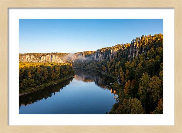Wide Mississippi Palisades Valley