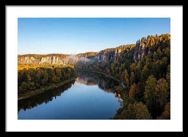 Wide Mississippi Palisades Valley