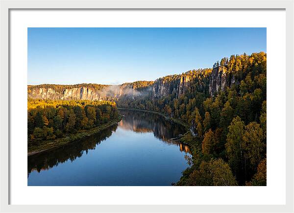 Wide Mississippi Palisades Valley